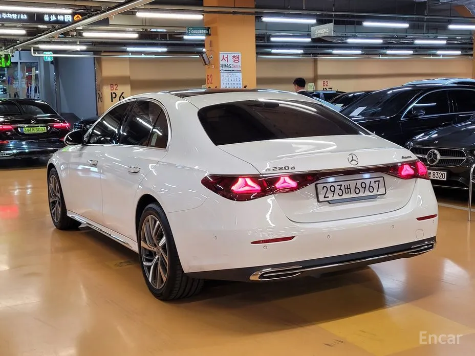 Фото 6 - Mercedes-Benz E-Class