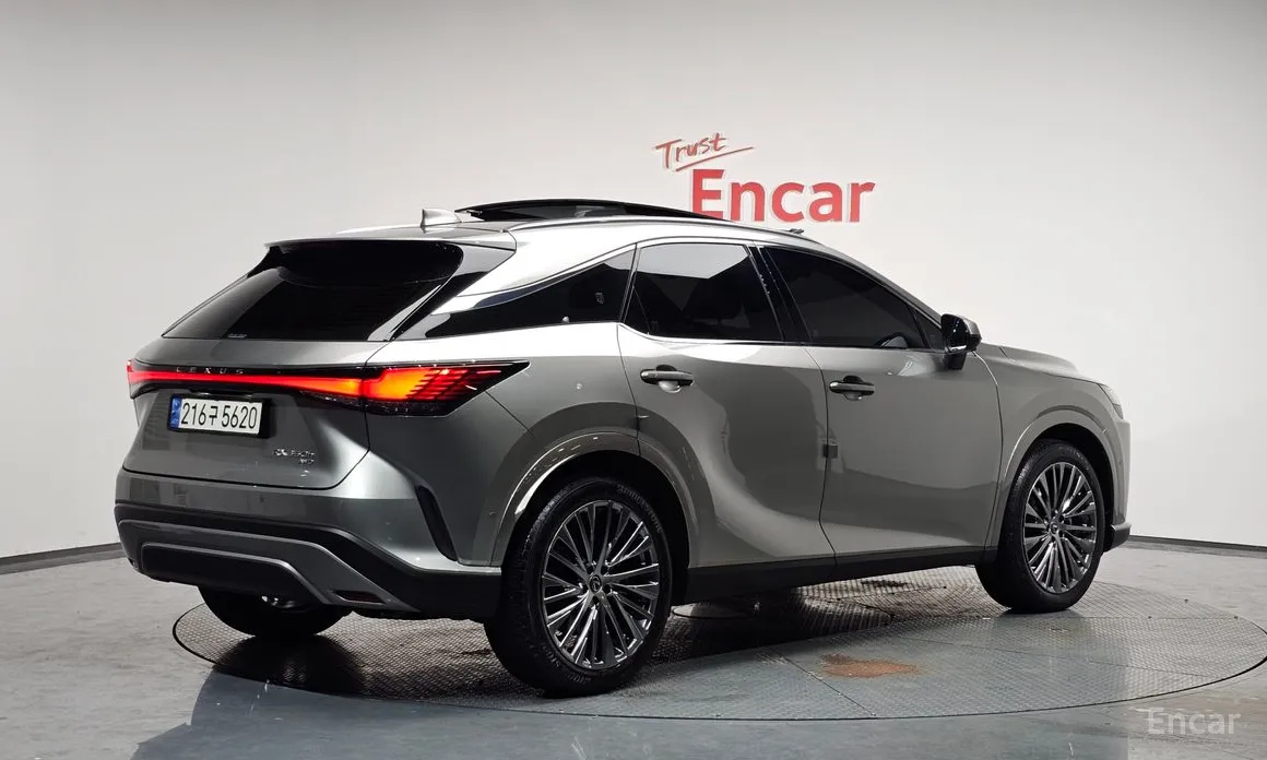 Фото 2 - Lexus RX