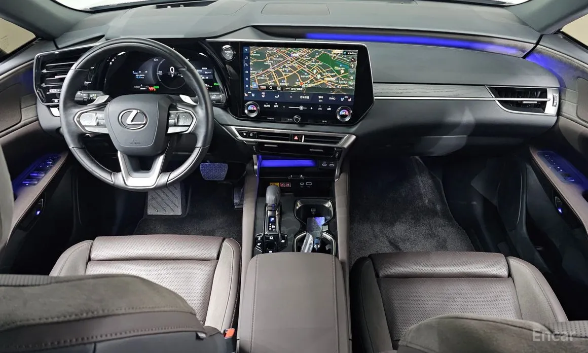 Фото 7 - Lexus RX