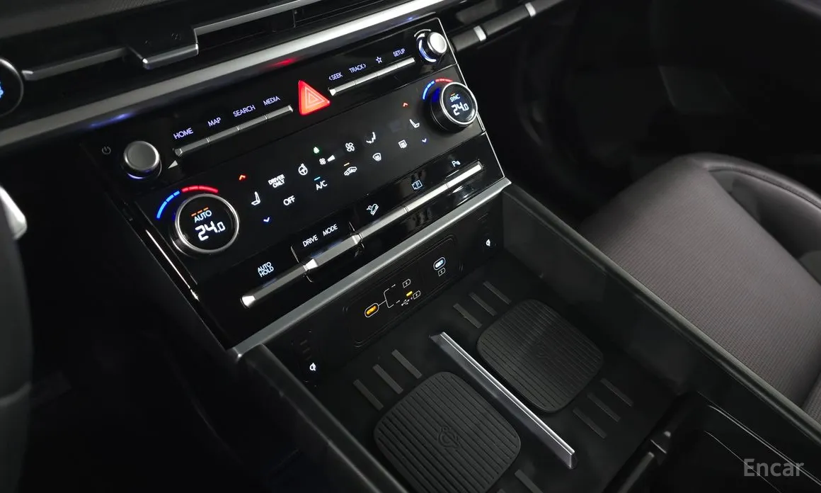 Фото 19 - Hyundai Santa Fe