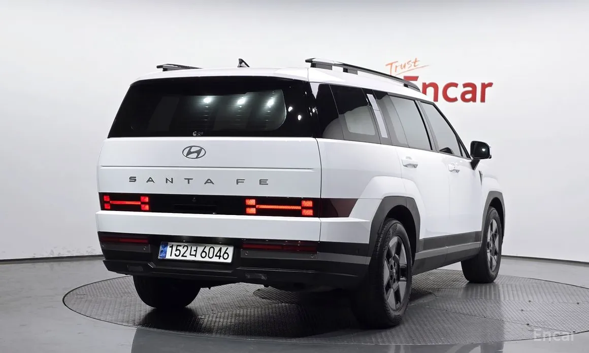 Фото 2 - Hyundai Santa Fe