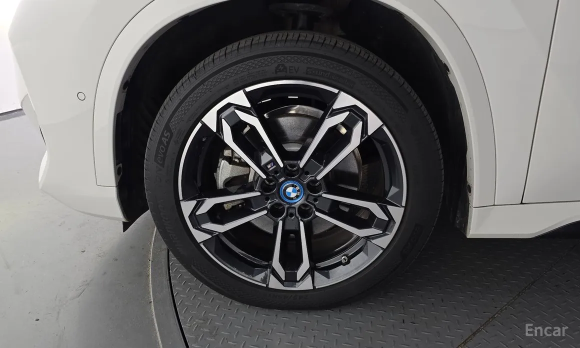 Фото 5 - BMW iX1