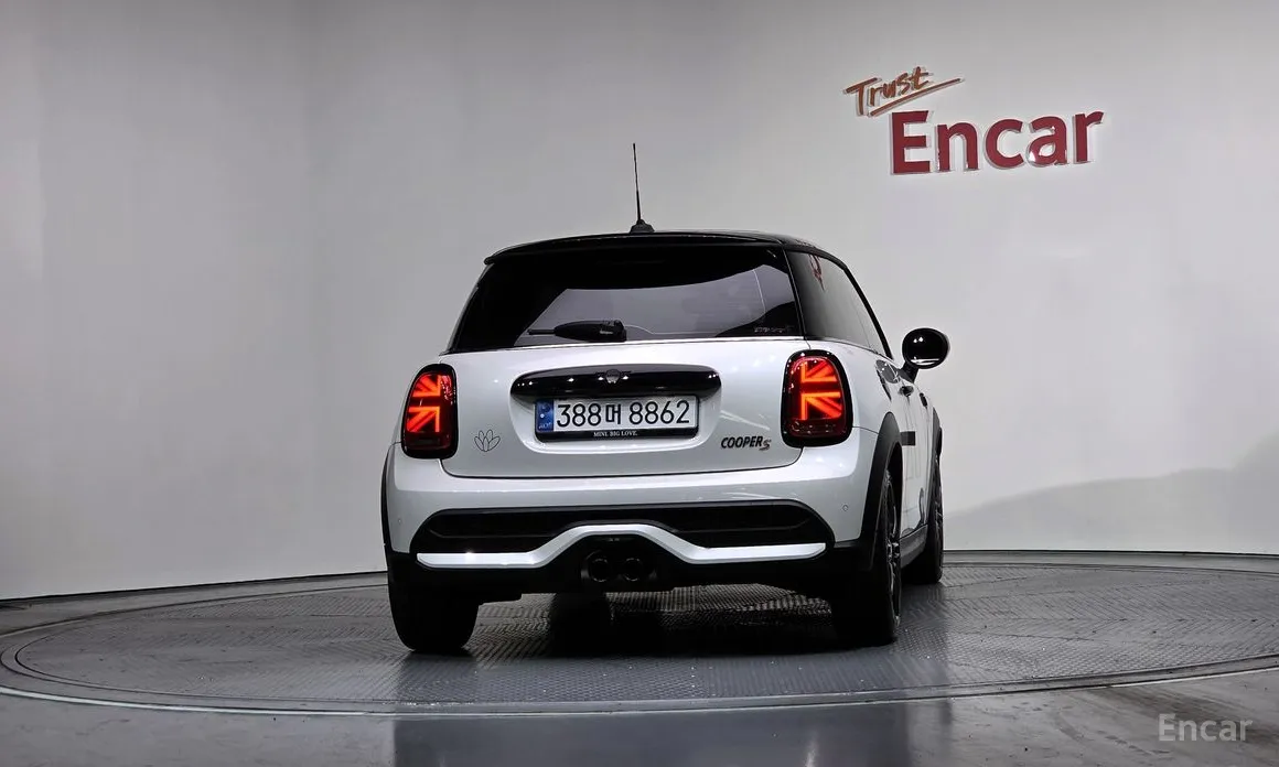 Фото 4 - Mini Cooper