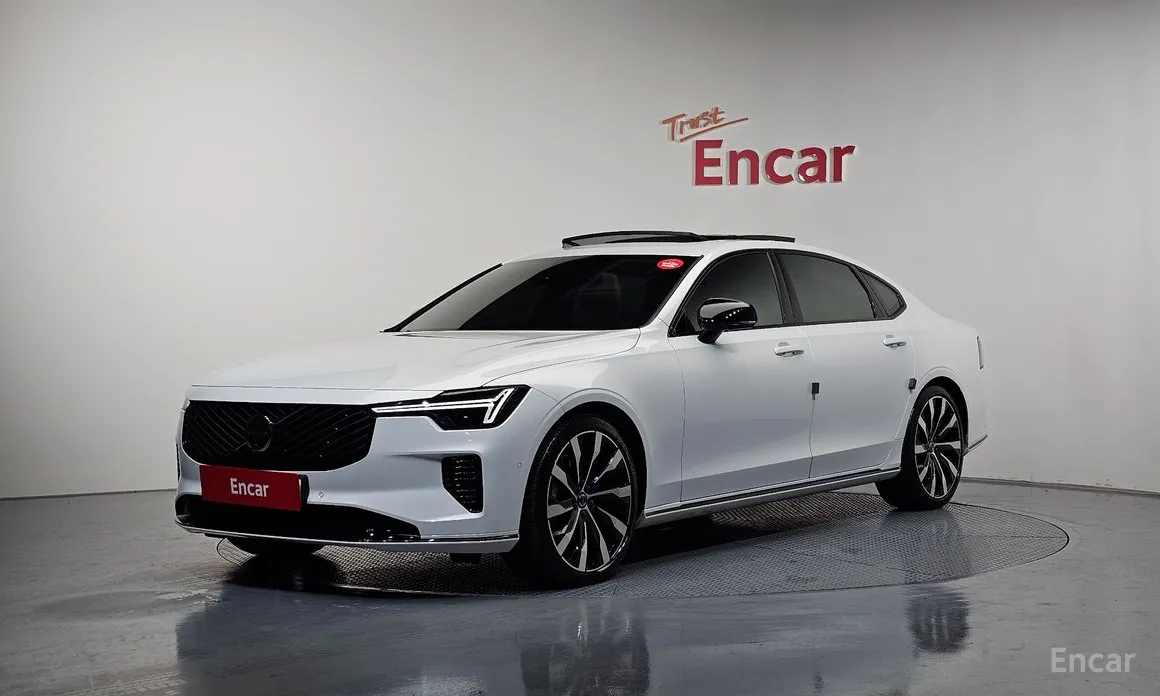 Фото 1 - Volvo S90