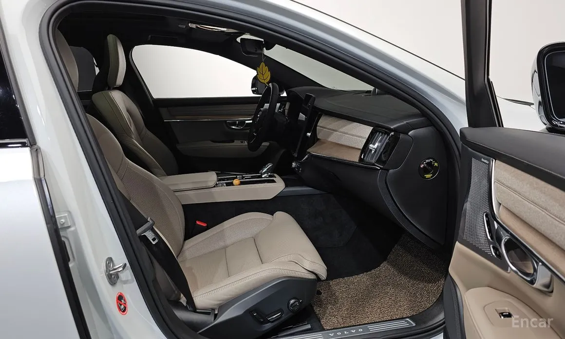 Фото 11 - Volvo S90