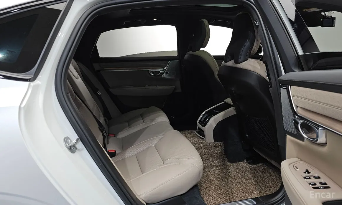 Фото 12 - Volvo S90