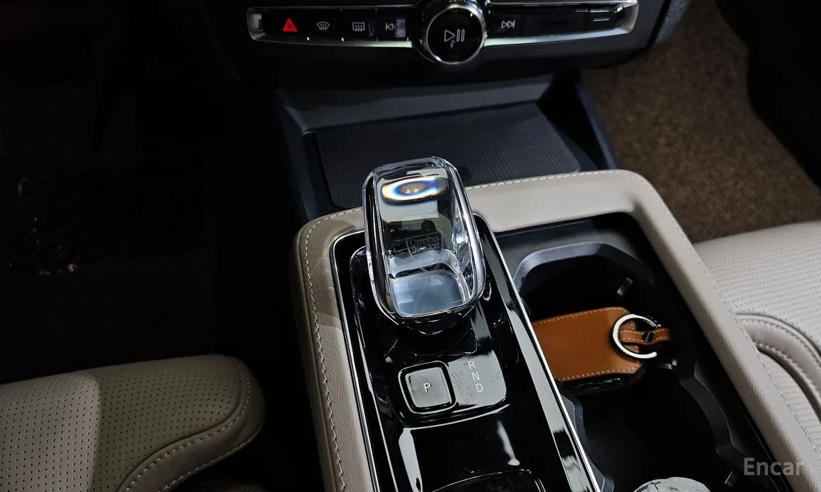 Фото 9 - Volvo S90