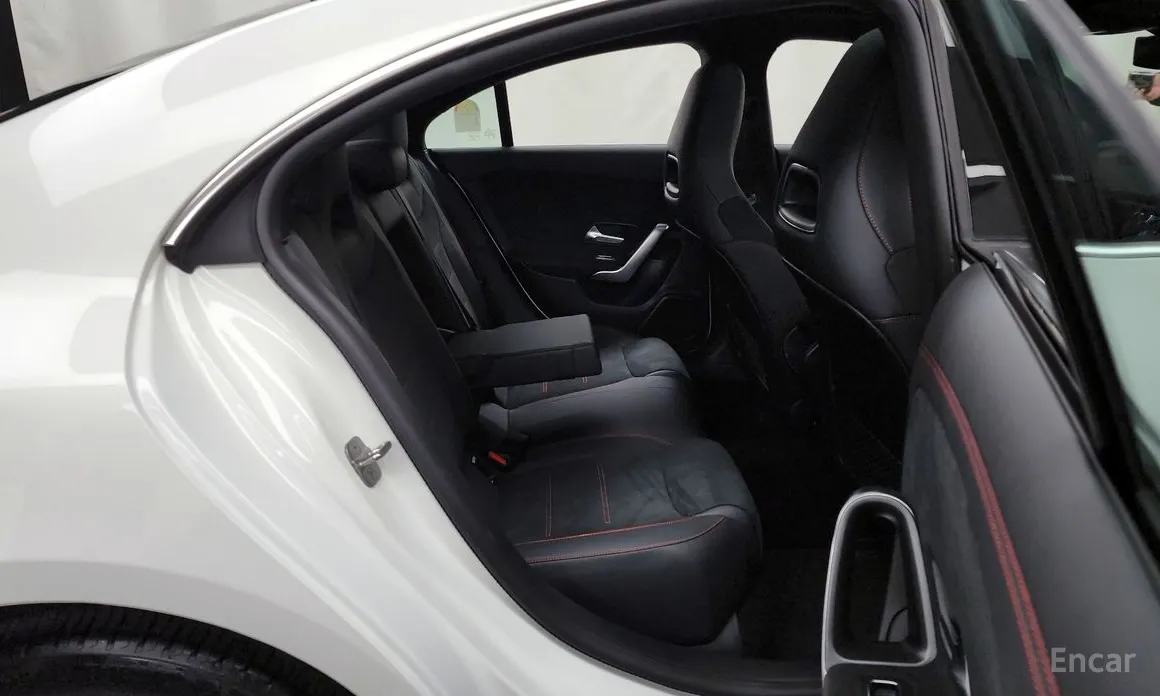 Фото 12 - Mercedes-Benz CLA-Class