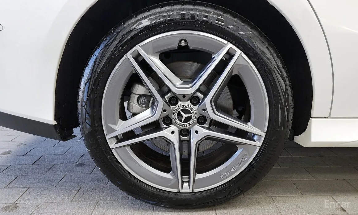 Фото 5 - Mercedes-Benz CLA-Class