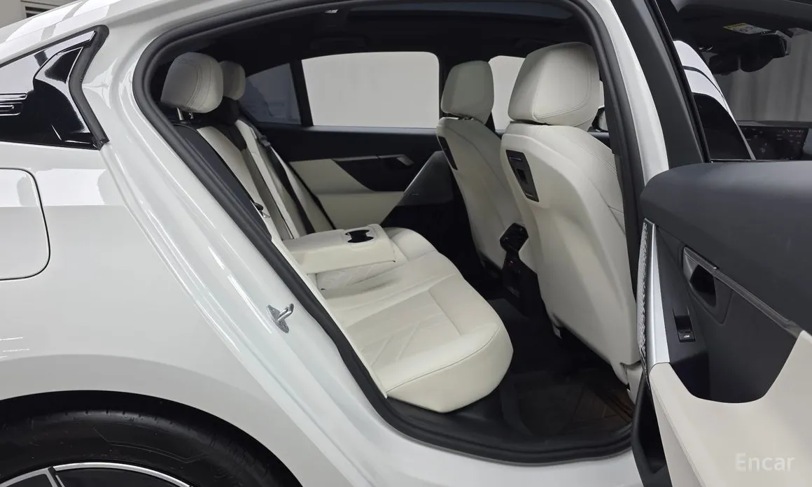 Фото 12 - BMW 5 Series