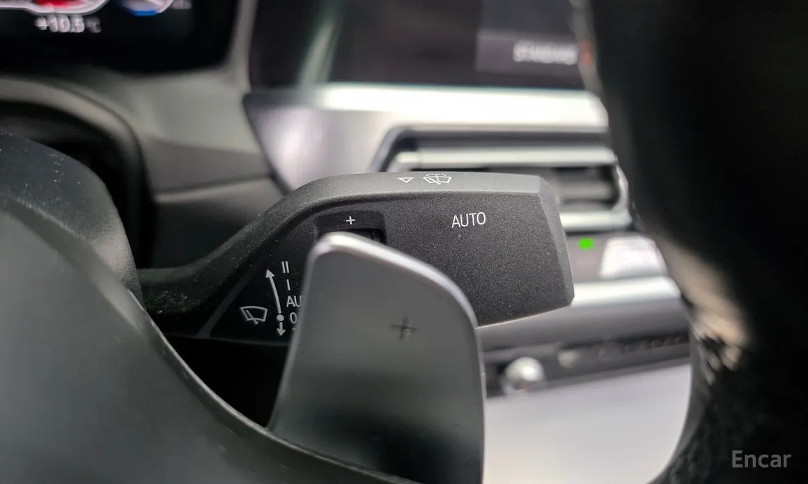 Photo 18 - BMW 3 Series