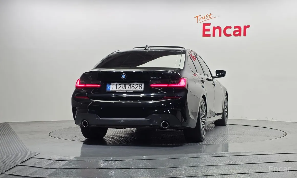 Photo 4 - BMW 3 Series