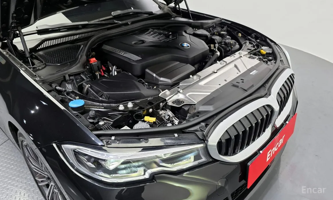 Photo 6 - BMW 3 Series