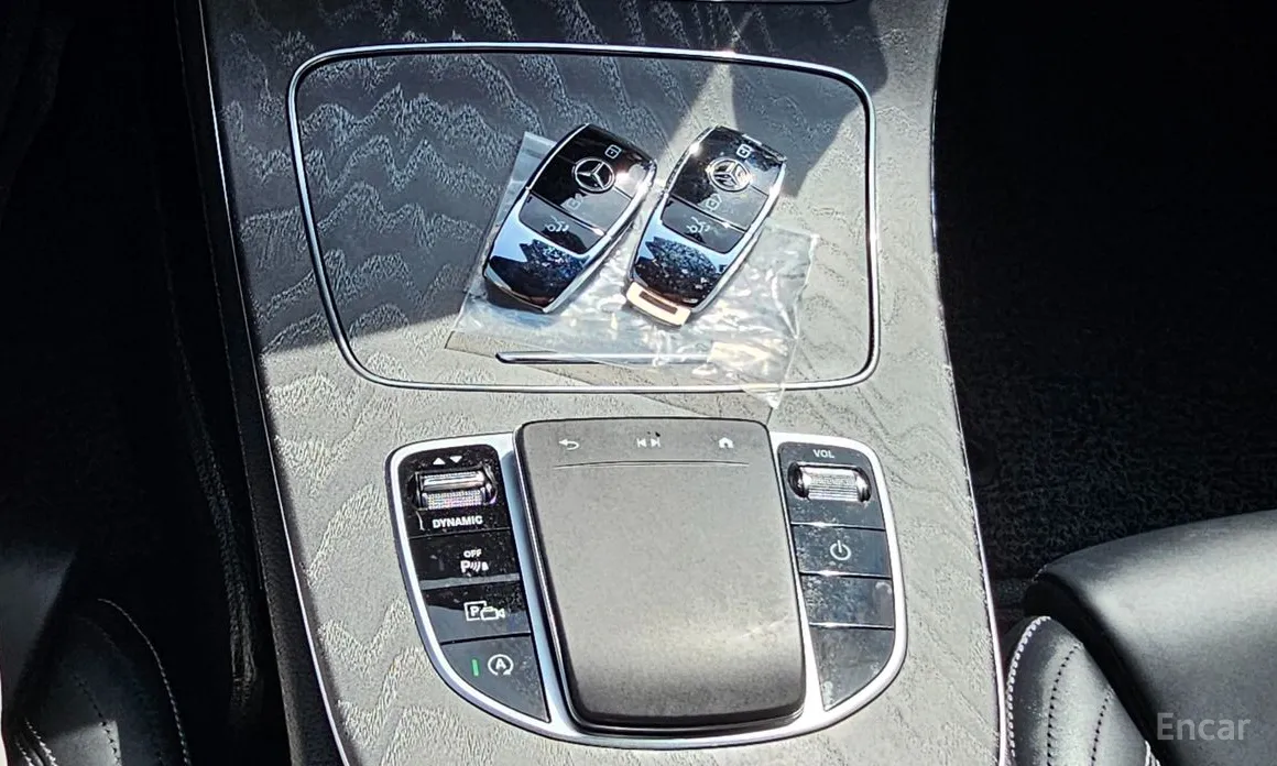 Фото 13 - Mercedes-Benz E-Class