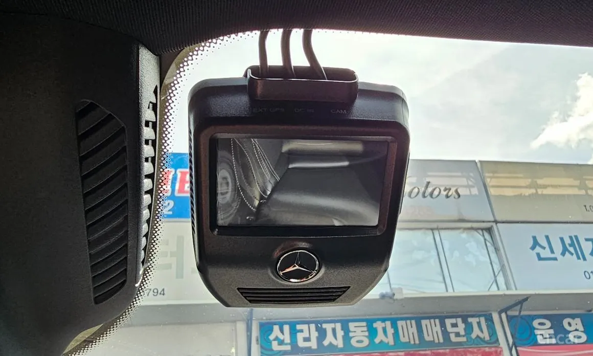 Фото 15 - Mercedes-Benz E-Class