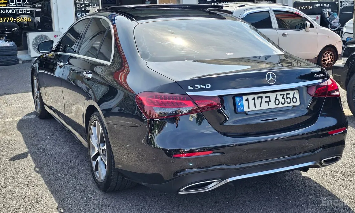 Фото 4 - Mercedes-Benz E-Class