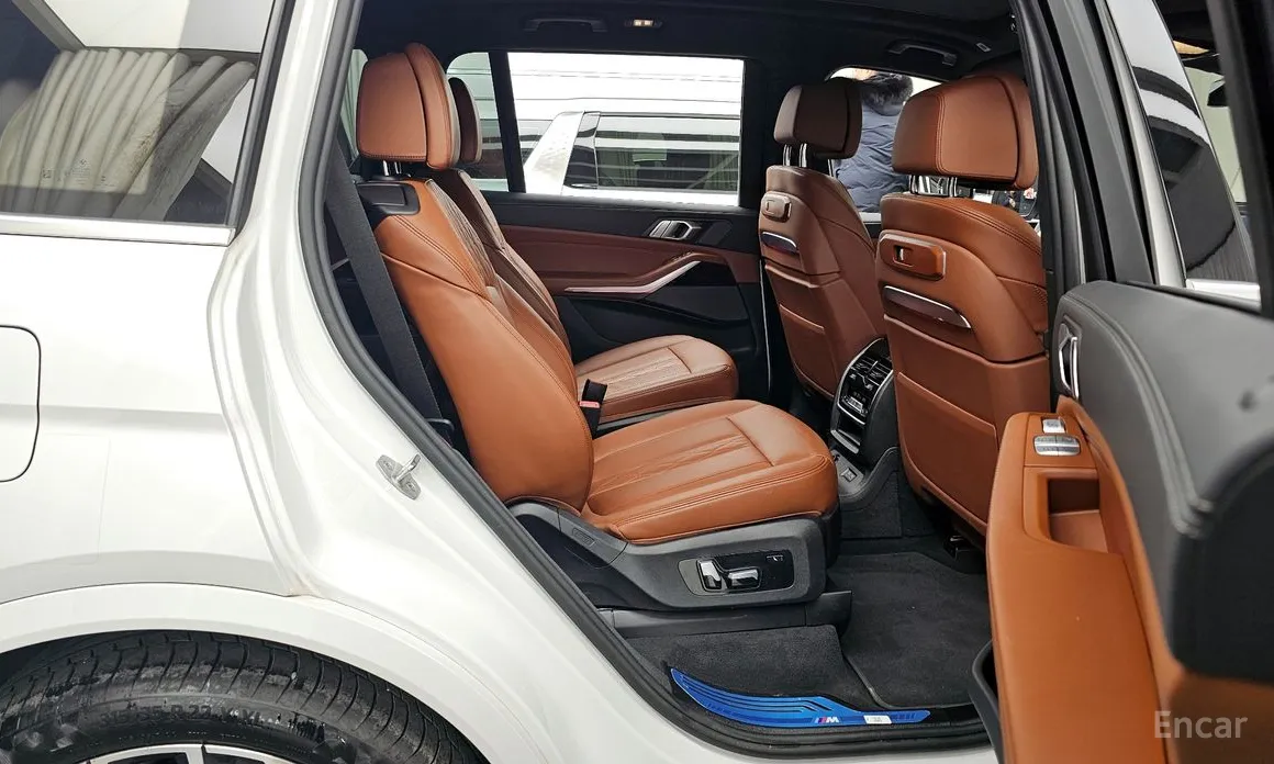 Фото 12 - BMW X7