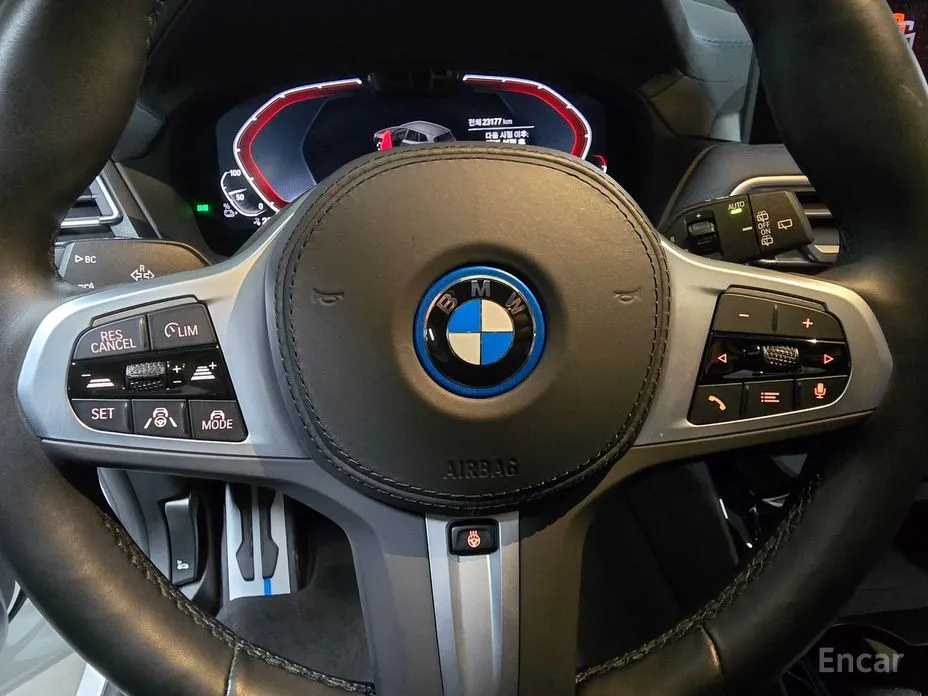 Фото 14 - BMW iX3