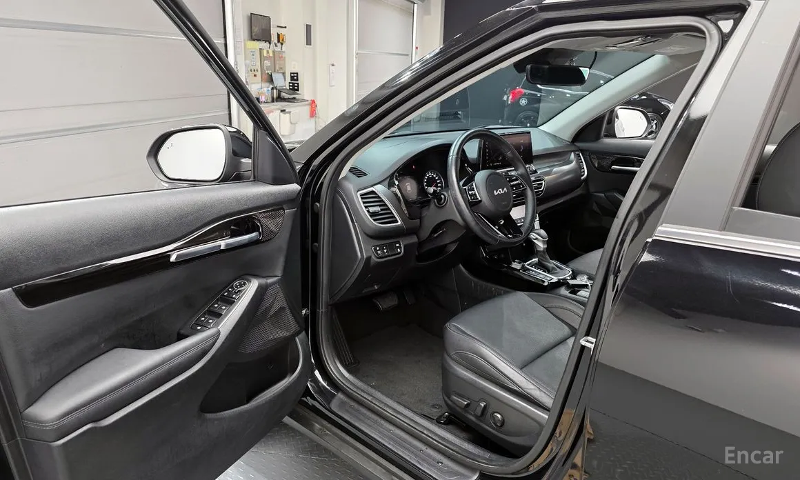 Фото 10 - Kia Seltos