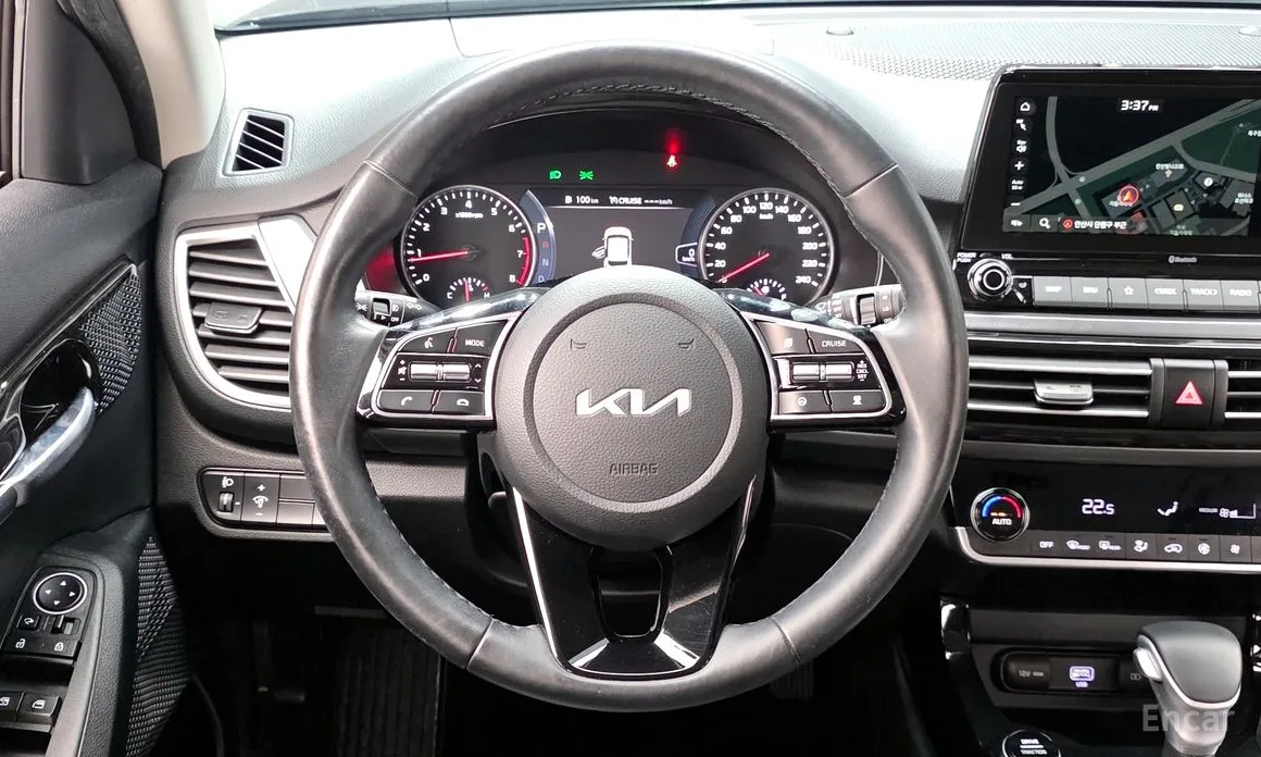 Фото 13 - Kia Seltos