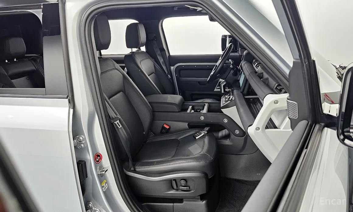 Фото 12 - Land Rover Defender