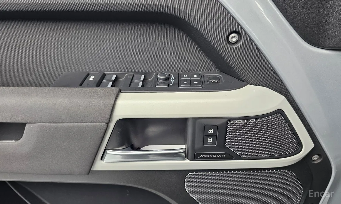 Фото 14 - Land Rover Defender