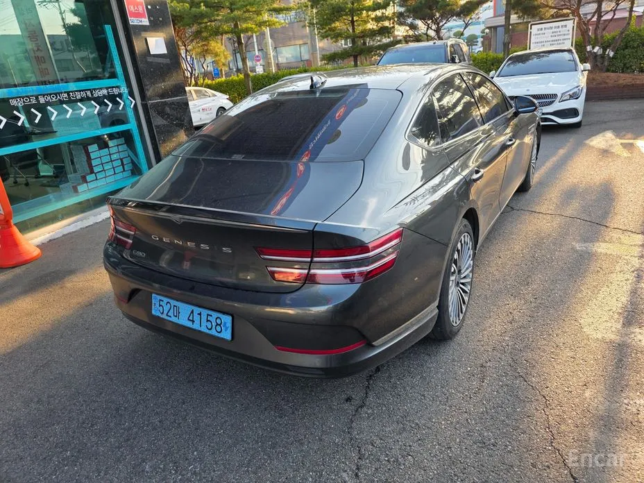 Фото 3 - Genesis G80