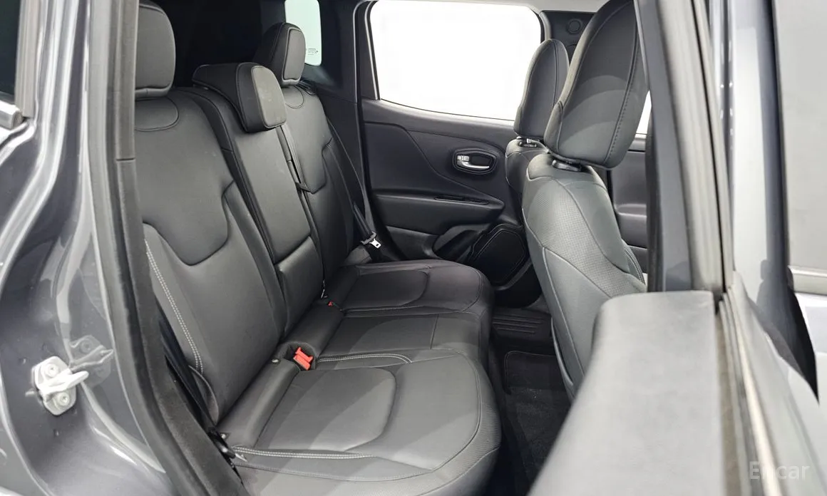 Фото 12 - Jeep Renegade