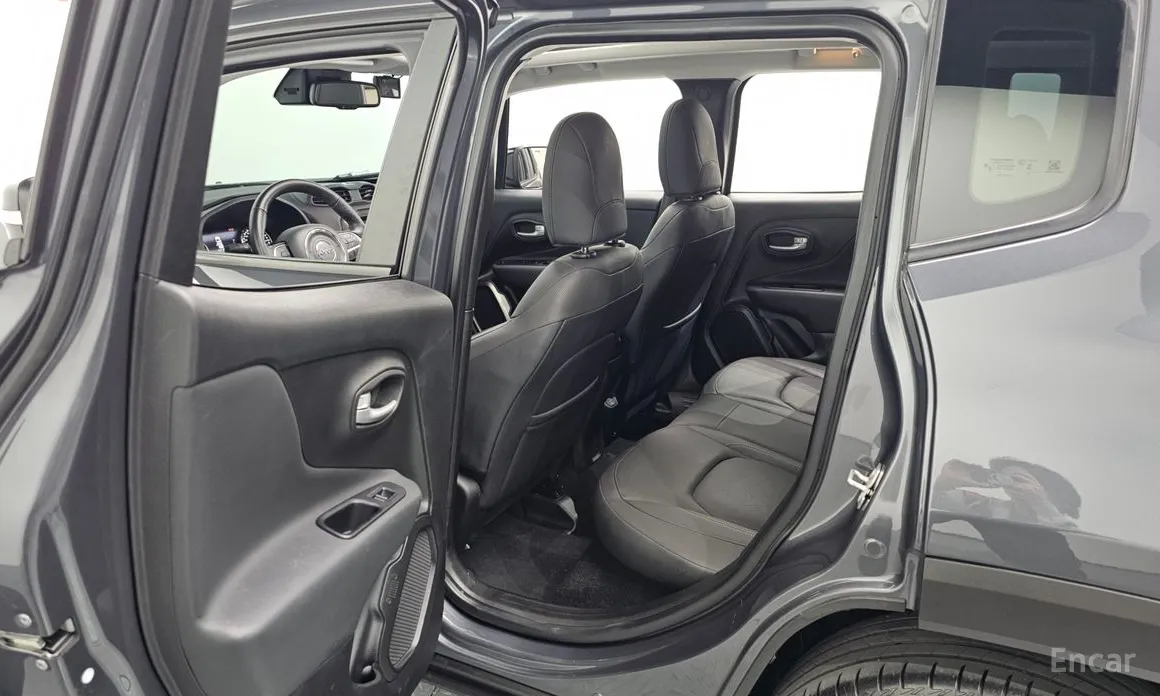 Фото 13 - Jeep Renegade