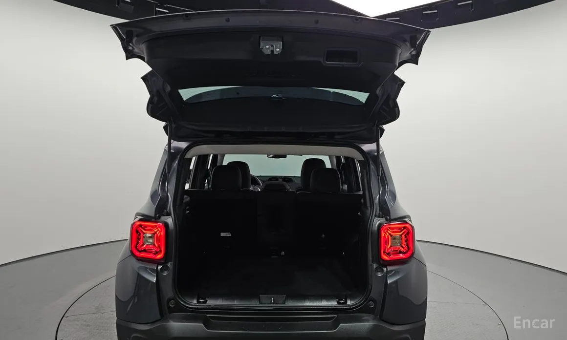 Фото 20 - Jeep Renegade