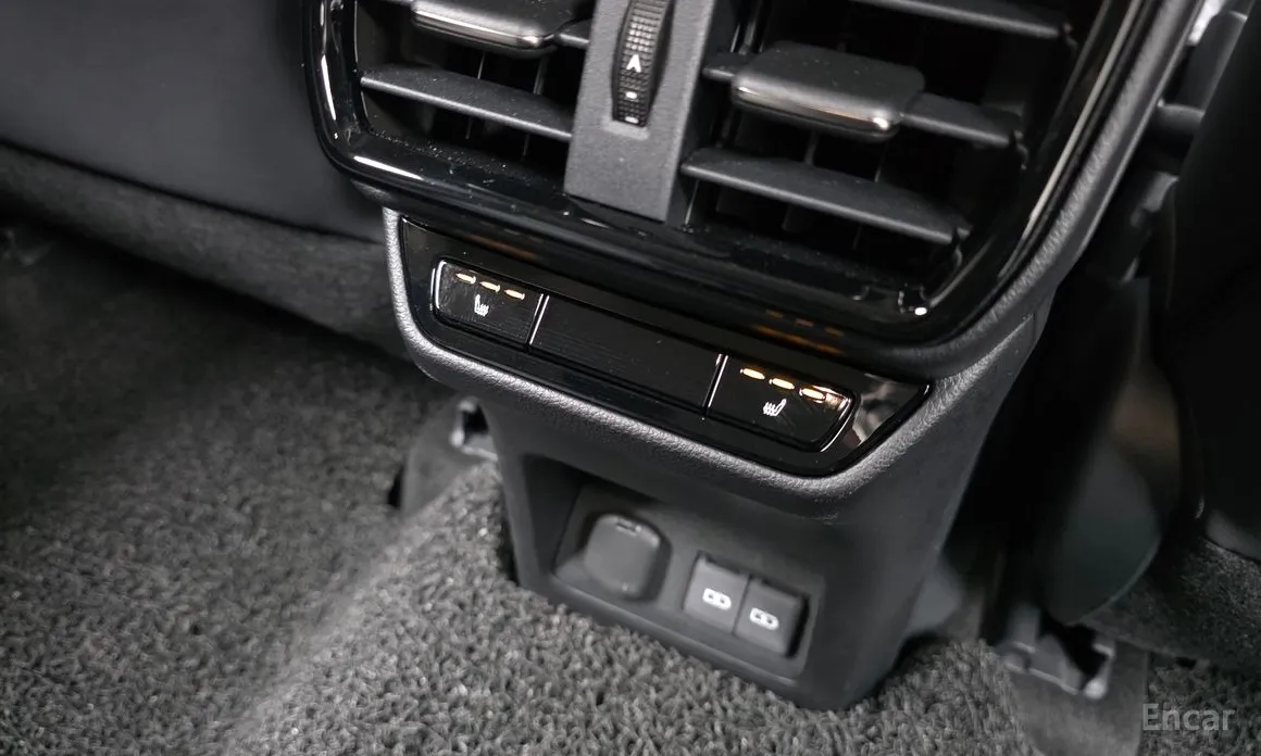 Фото 18 - Lexus NX