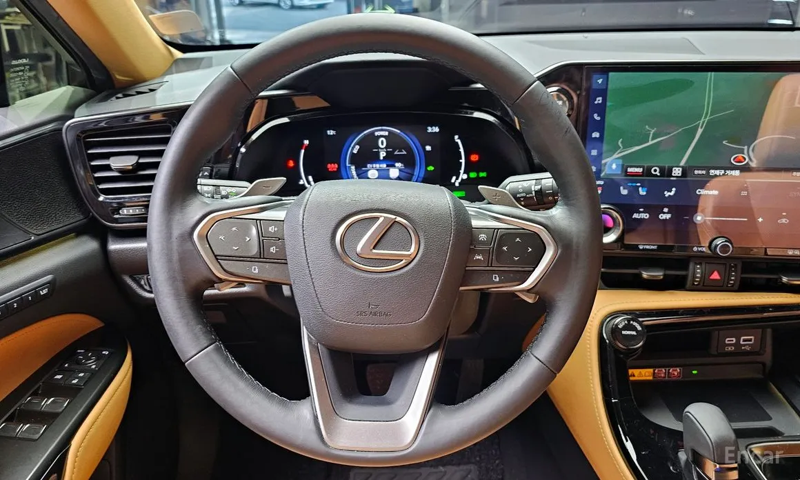 Фото 13 - Lexus NX