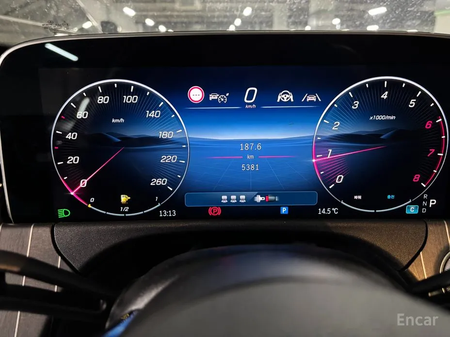 Фото 10 - Mercedes-Benz E-Class