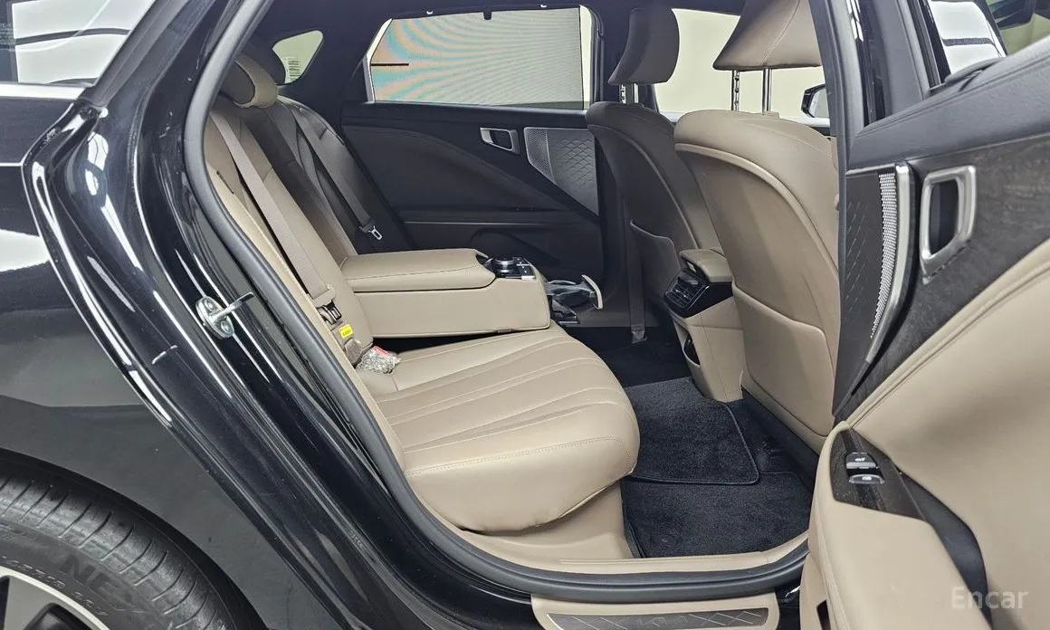 Фото 12 - Kia K8