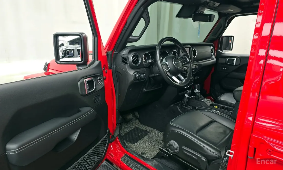 Фото 10 - Jeep Wrangler