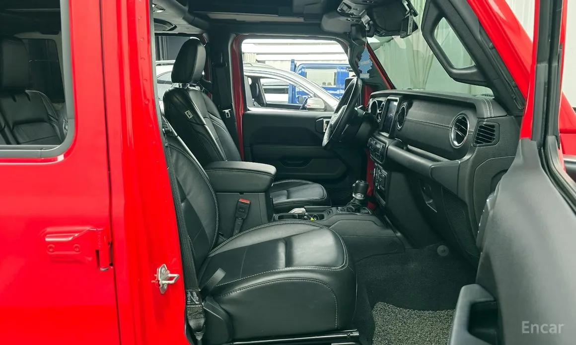 Фото 11 - Jeep Wrangler