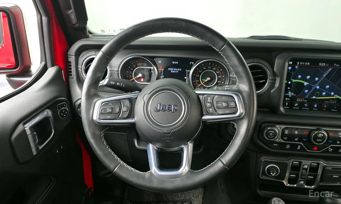 Фото 13 - Jeep Wrangler