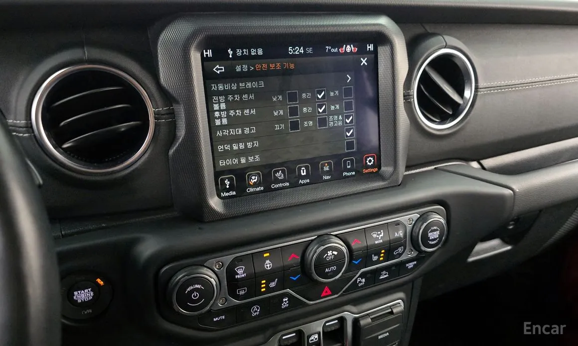 Фото 16 - Jeep Wrangler