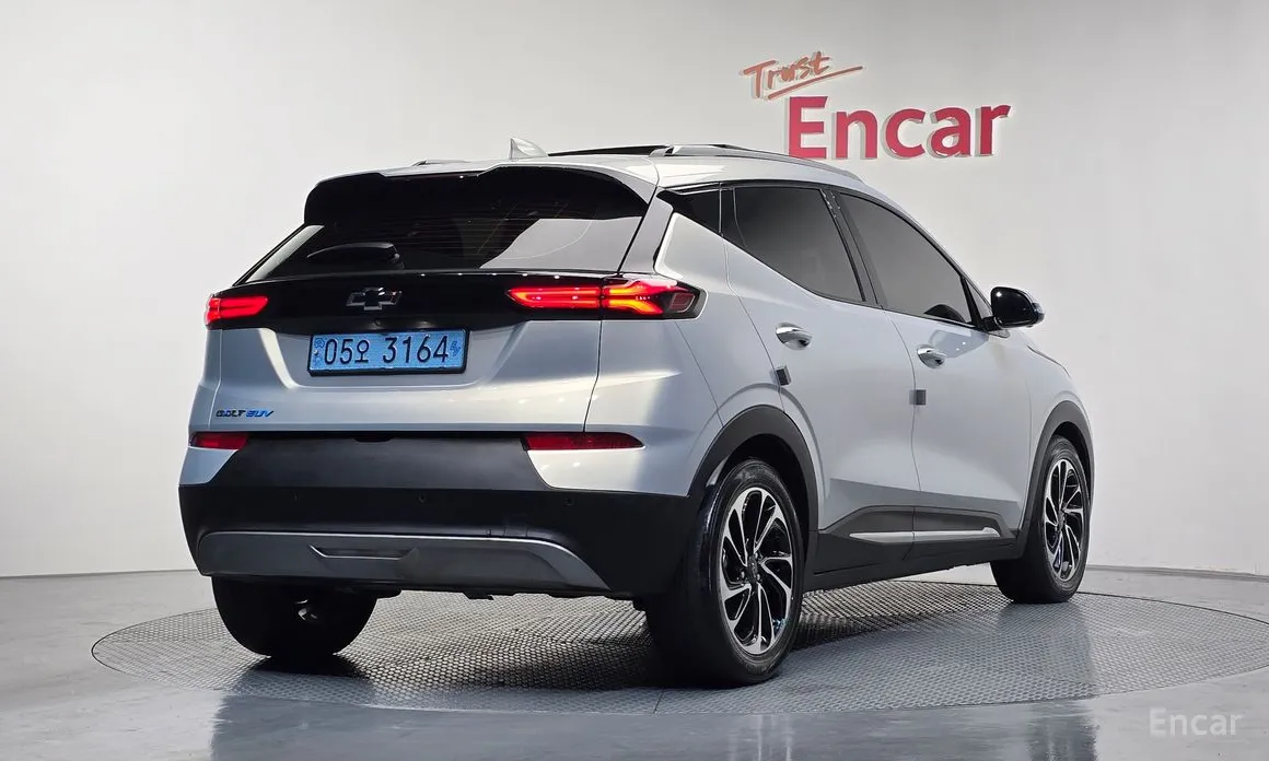 Фото 2 - Chevrolet Bolt EUV