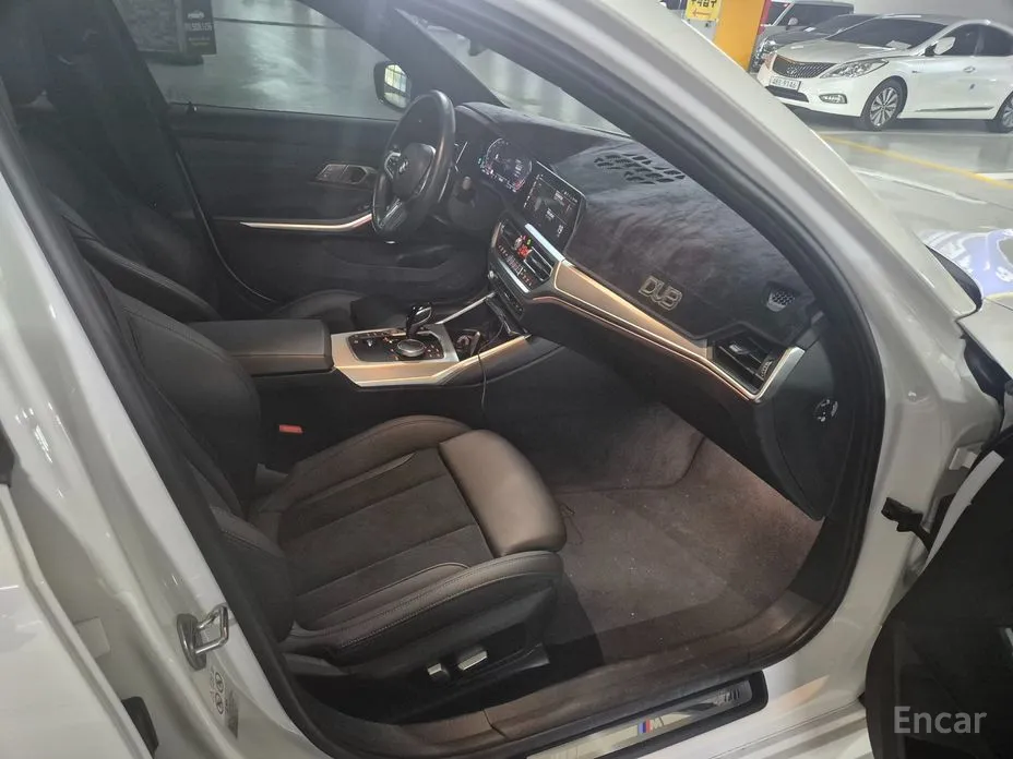 Photo 10 - BMW 3 Series