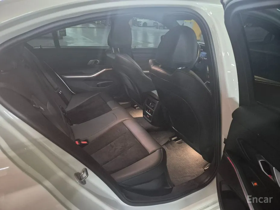 Photo 11 - BMW 3 Series