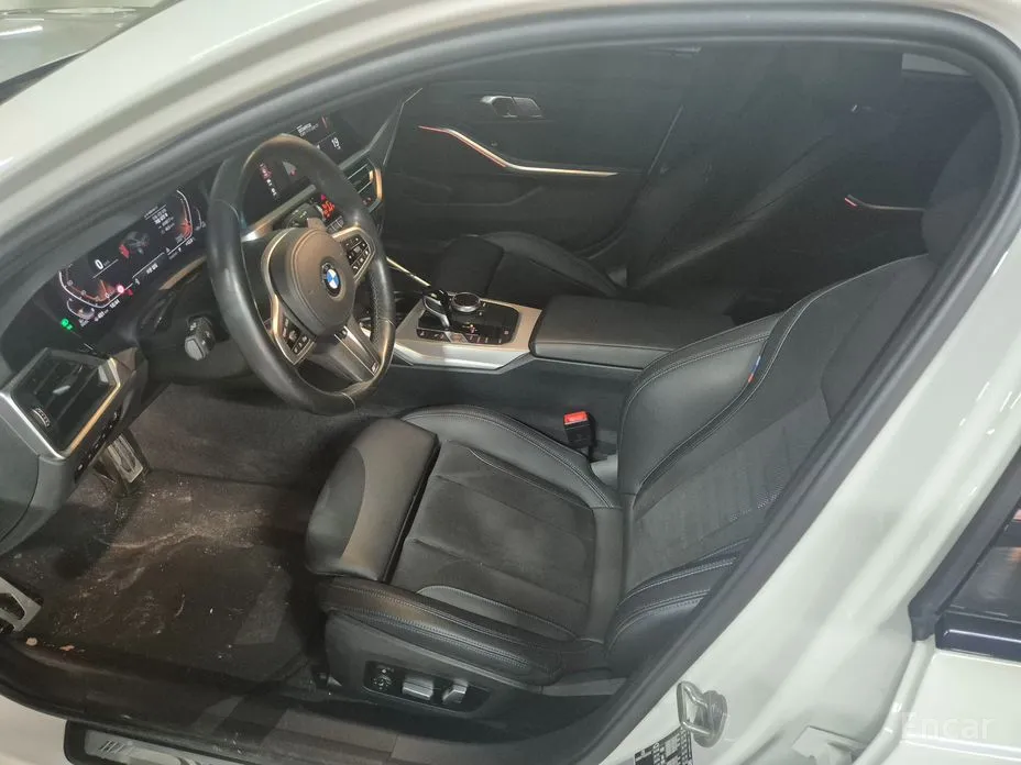 Photo 9 - BMW 3 Series