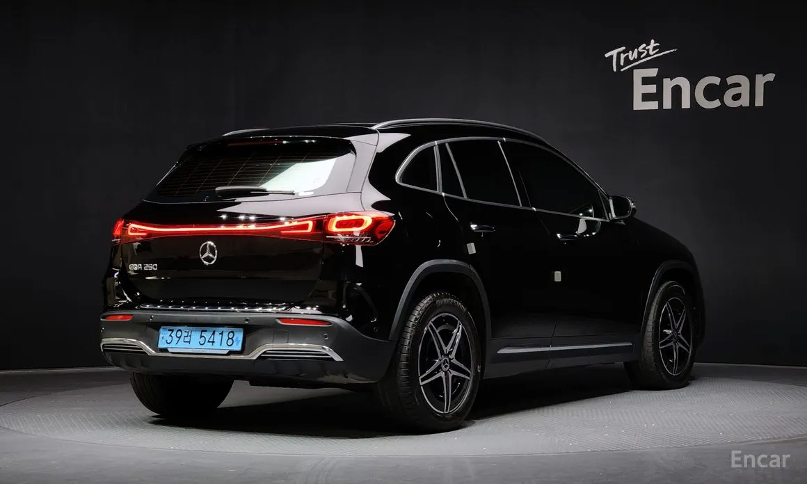 Фото 2 - Mercedes-Benz EQA