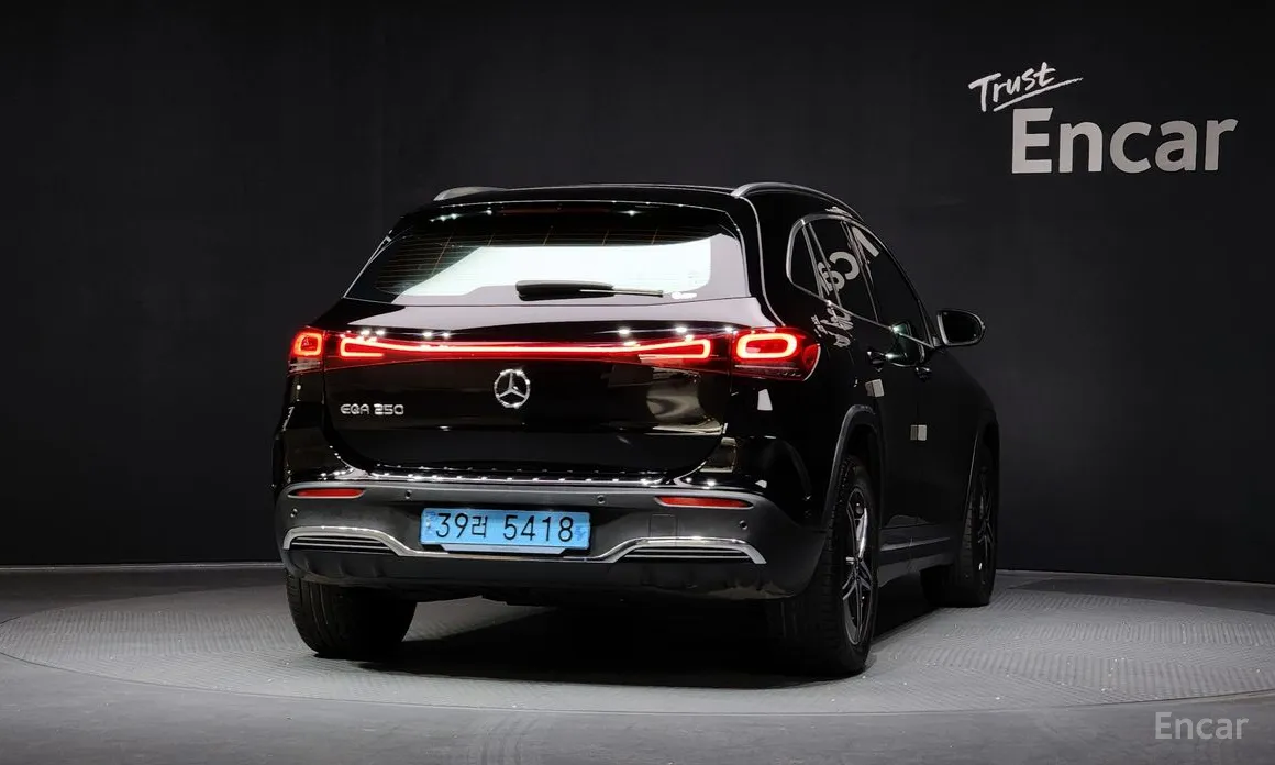 Фото 4 - Mercedes-Benz EQA