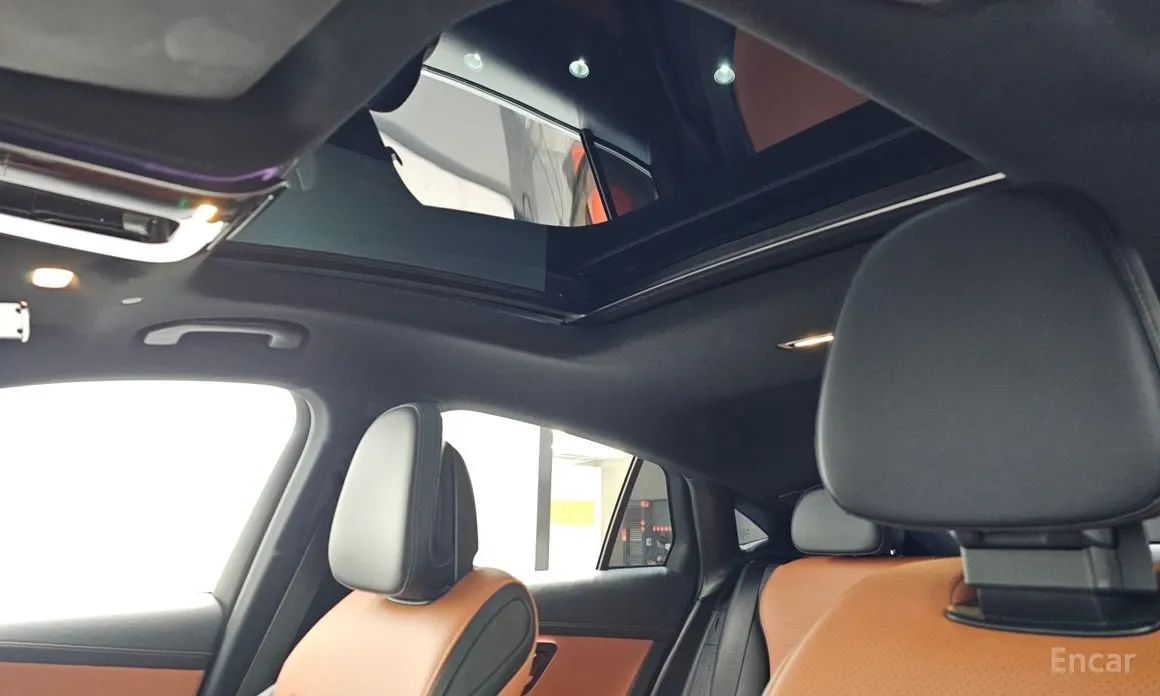 Photo 19 - Mercedes-Benz GLC-Class