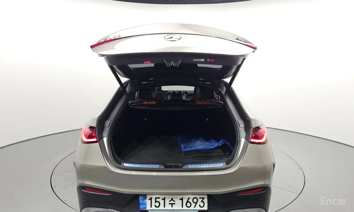 Photo 20 - Mercedes-Benz GLC-Class