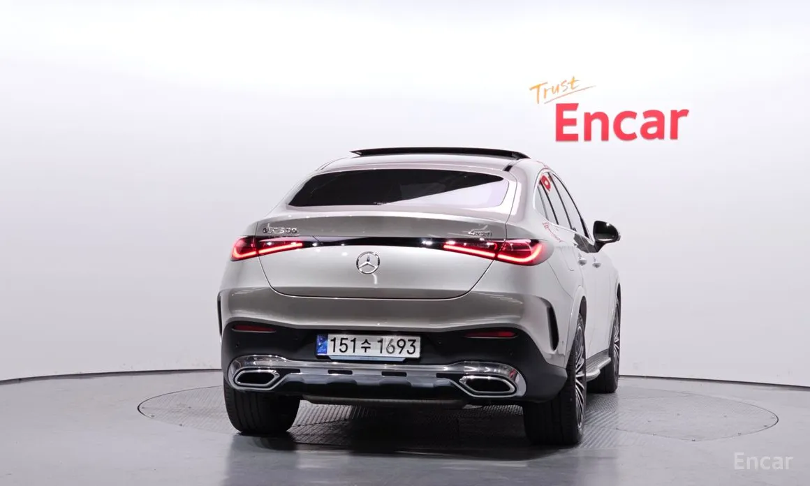 Photo 4 - Mercedes-Benz GLC-Class