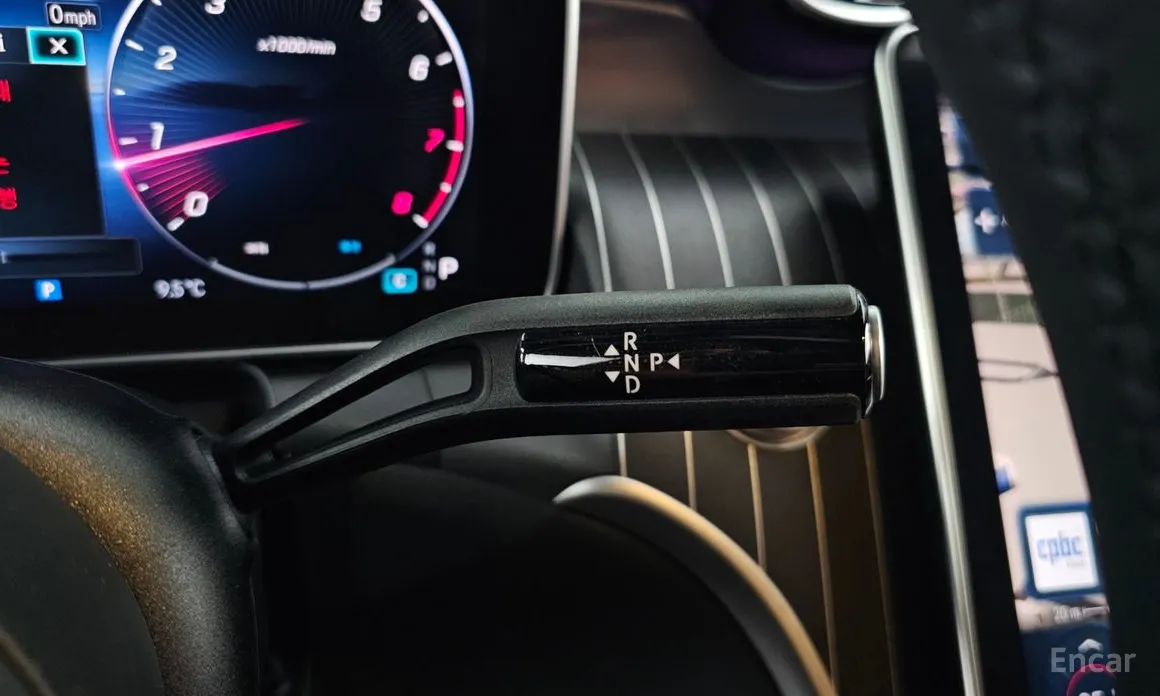 Photo 9 - Mercedes-Benz GLC-Class