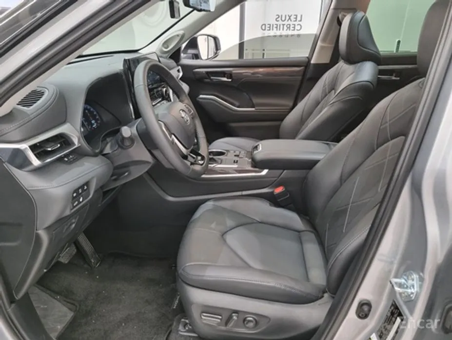 Фото 10 - Toyota Highlander