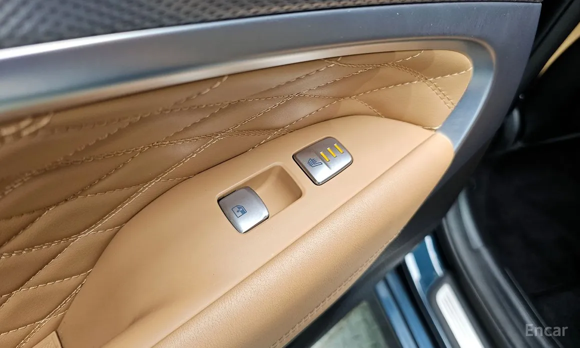 Фото 19 - Genesis G70